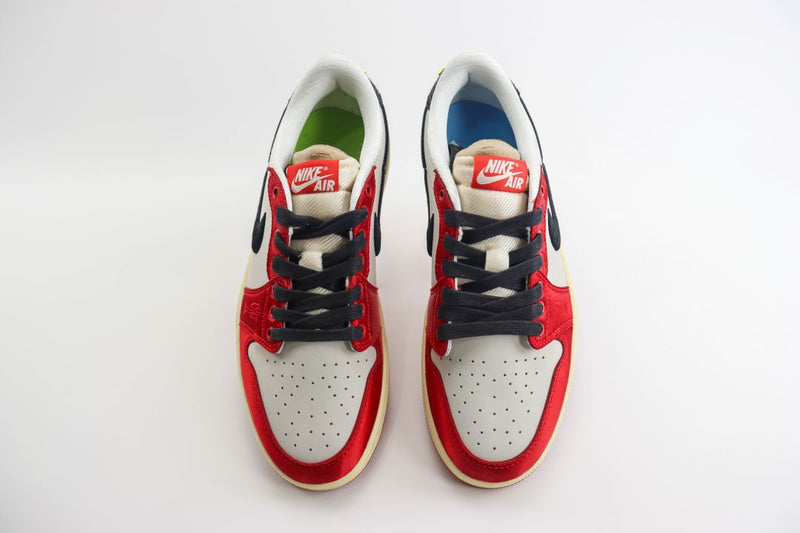 Air Jordan 1 Retro LOW OG Trophy Room Away