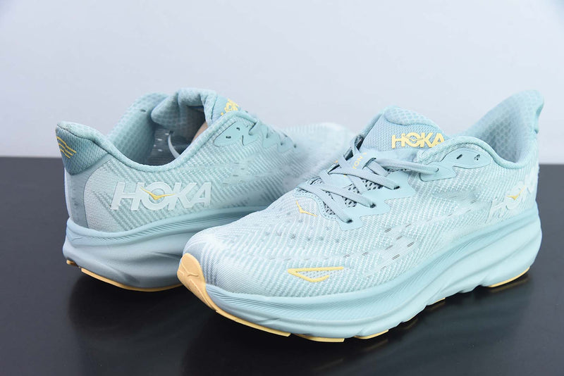 HOKA ONE ONE Clifton