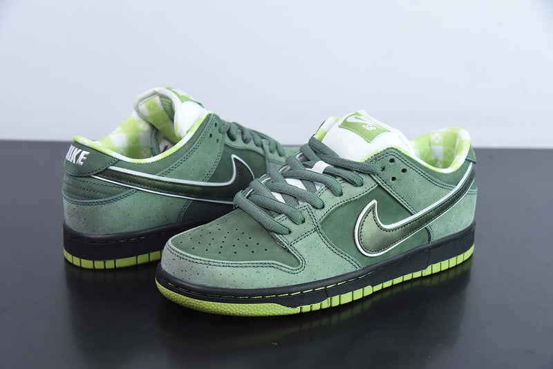 Nike SB Dunk Low "LOBSTER"