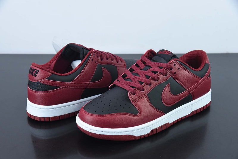 SB Dunk Low "GYM RED"