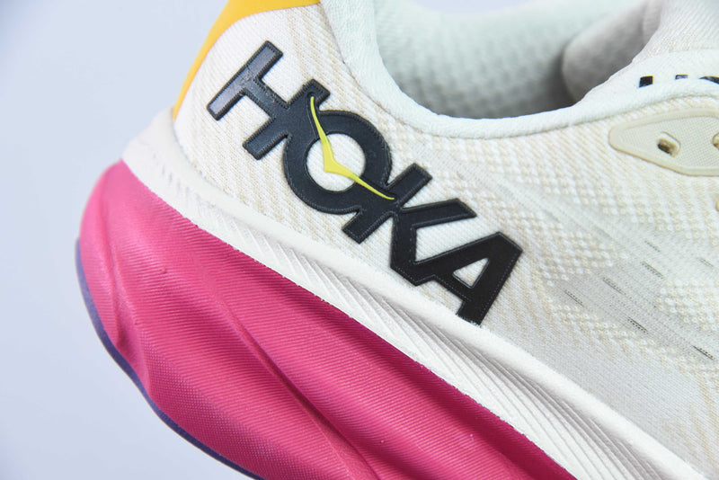 HOKA Clifton 9