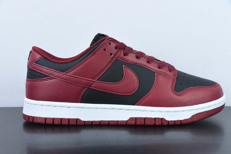 SB Dunk Low "GYM RED"