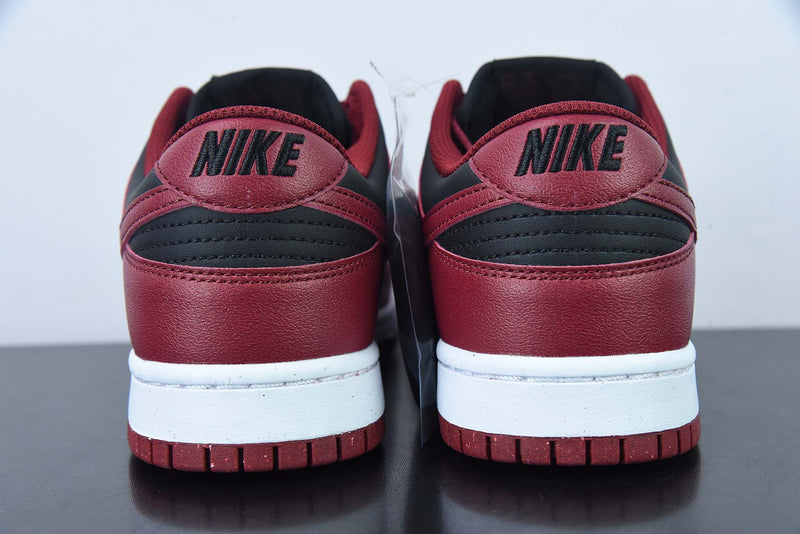 SB Dunk Low "GYM RED"